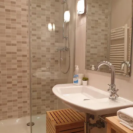 Appartement Con Patio En El Centro De Bilbao&guggenheim Bilbao