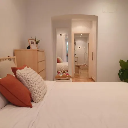 Con Patio En El Centro De Bilbao&guggenheim